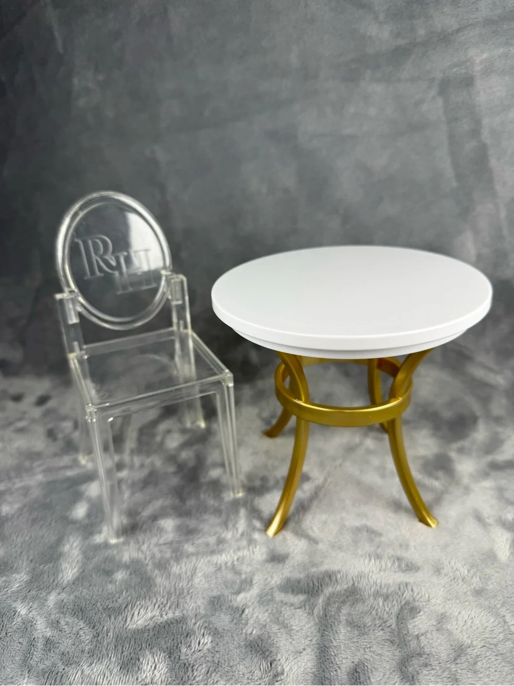 Rainbow High Dollhouse White Gold Table & Clear Chair